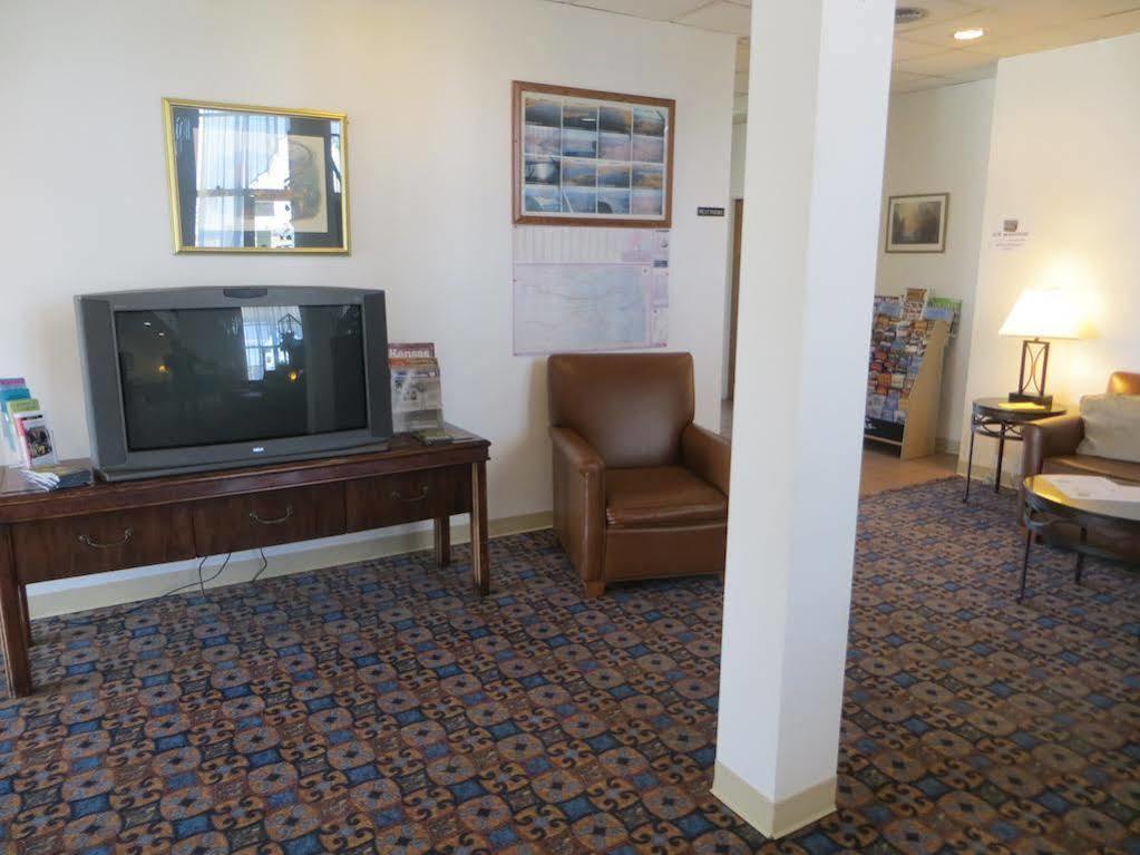 The Lodge At Russell - Russell Inn Kültér fotó