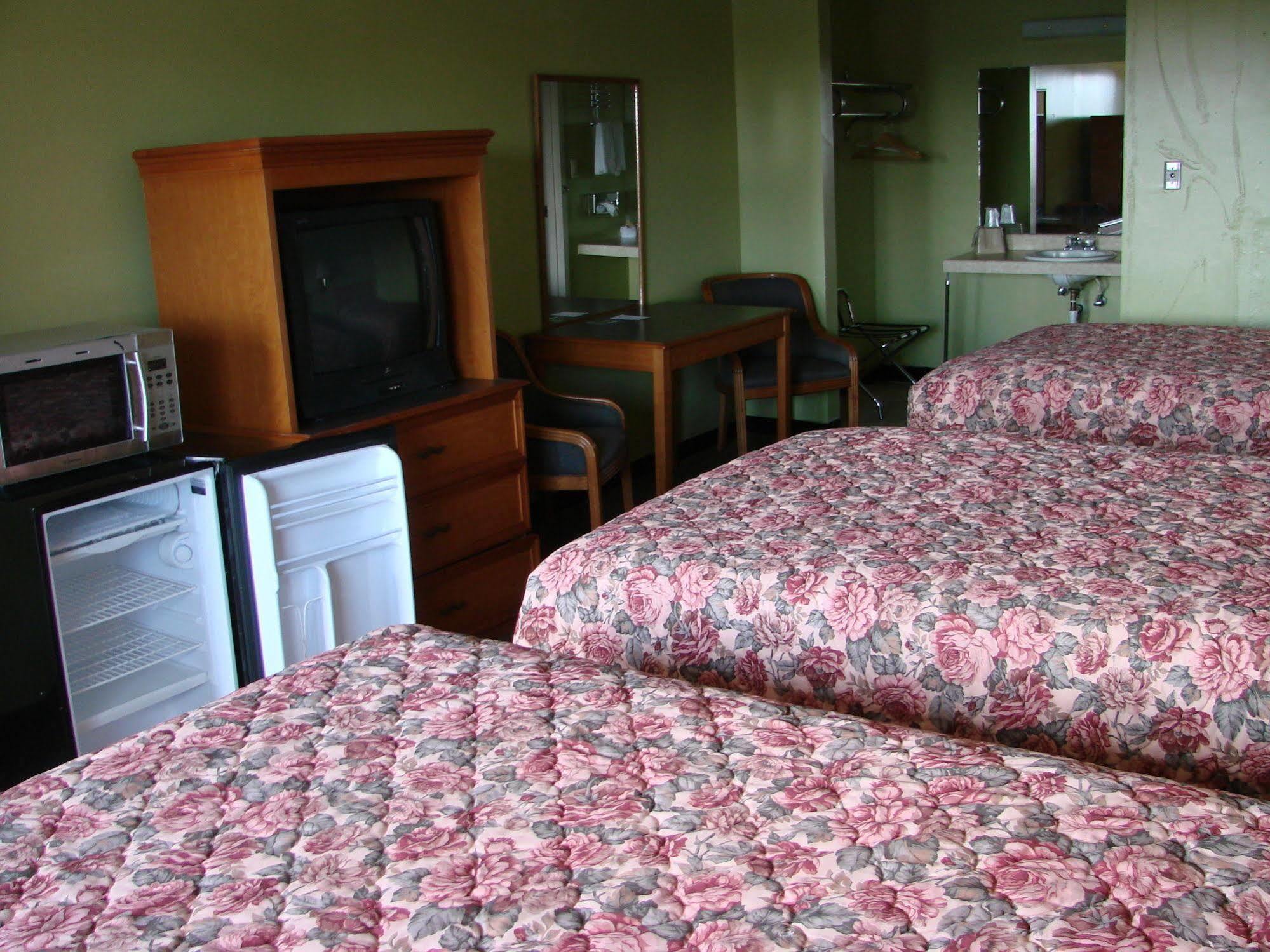 The Lodge At Russell - Russell Inn Kültér fotó